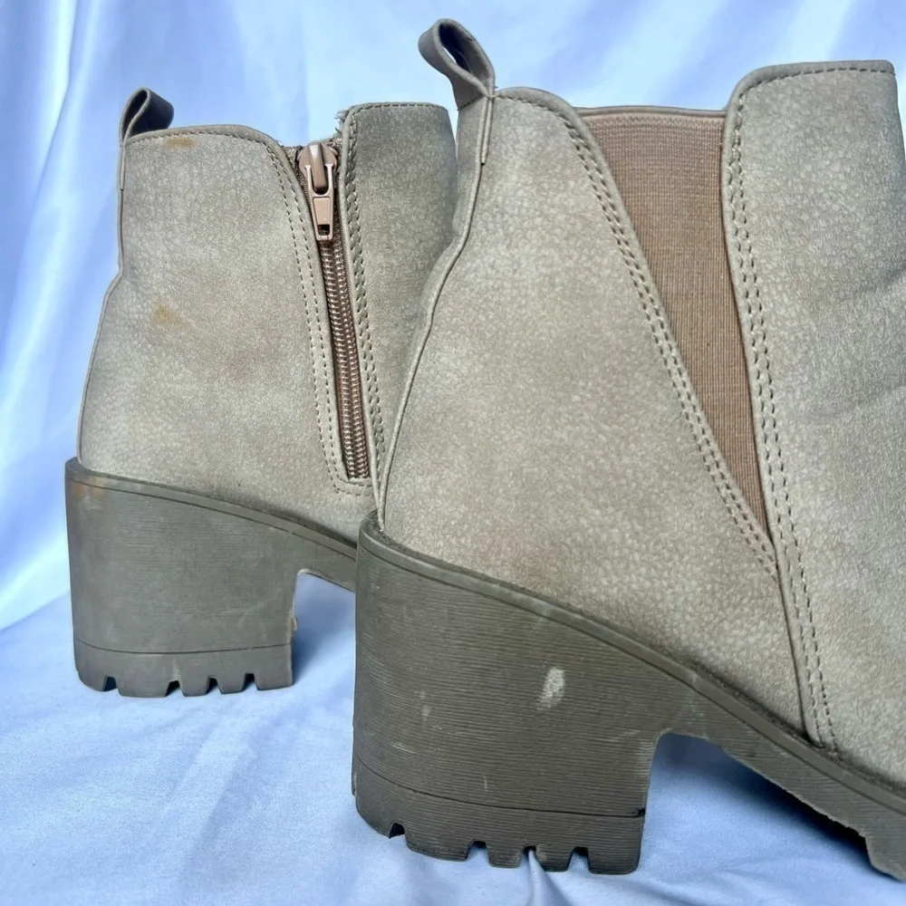 Dirty Laundry Tan Chunky Lug Ankle Boots